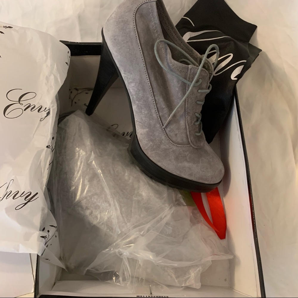 NWT Envy Mary Heeled Suede Booties